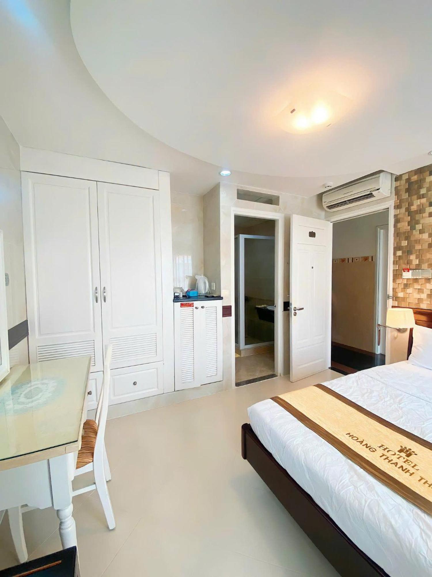 Hoang Thanh Thuy Airport Hotel 2 - Gan Am Thuc Dem Cho Hoang Hoa Tham Хошимін Екстер'єр фото